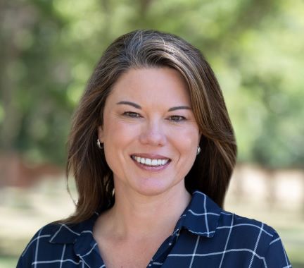 Portrait of Representative Angie Craig.