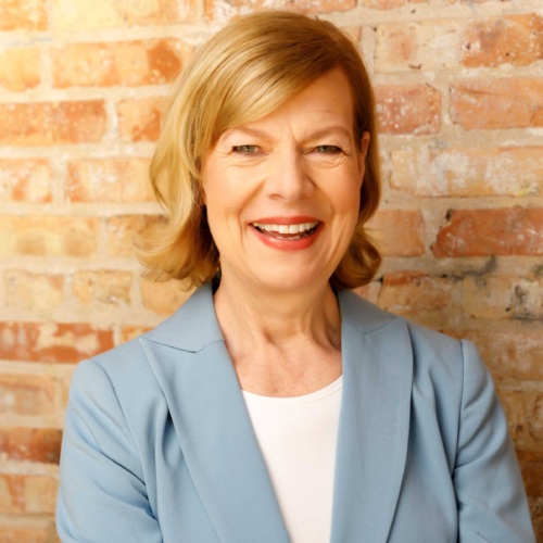 Portrait of Senator Tammy Baldwin.