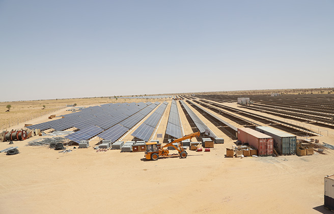 A large solar field in Rajasthan, India.