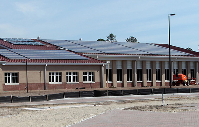 Elementary School in Georgia with solar panels on the roof.